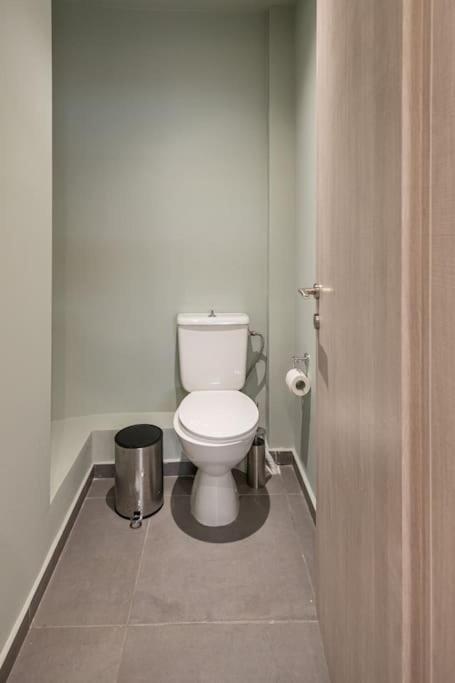 Smaragdi Luxury Jacuzzi Apartment Noho Premium Living เอเธนส์ ภายนอก รูปภาพ