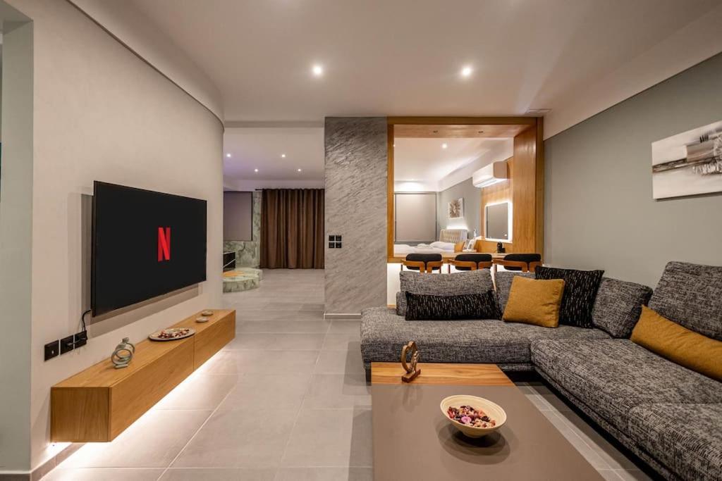 Smaragdi Luxury Jacuzzi Apartment Noho Premium Living เอเธนส์ ภายนอก รูปภาพ