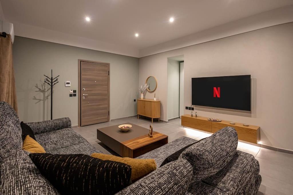 Smaragdi Luxury Jacuzzi Apartment Noho Premium Living เอเธนส์ ภายนอก รูปภาพ